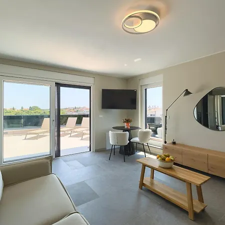 Loreta With Sea View Villa Pula