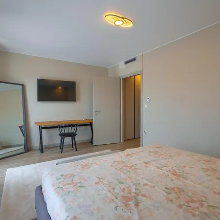 Loreta With Sea View