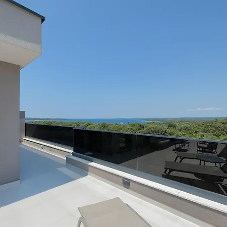 Loreta With Sea View