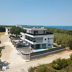 Villa Loreta With Sea View
