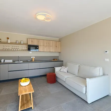 Vila Loreta With Sea View Pula