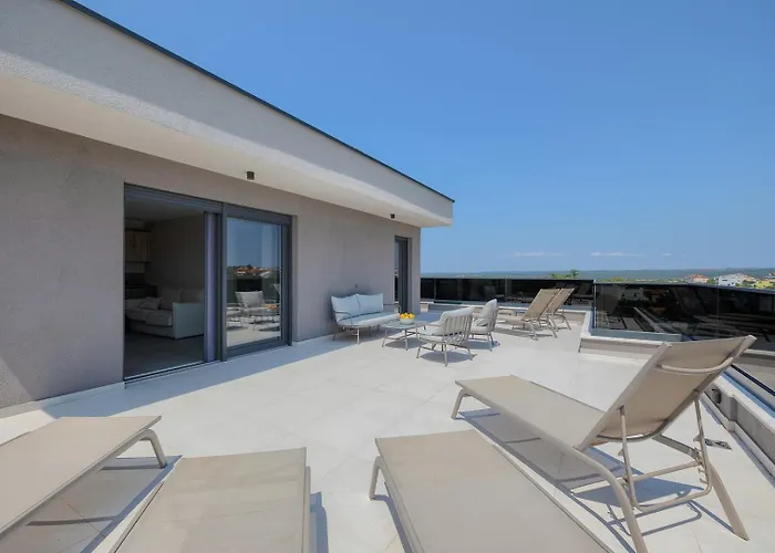 Loreta With Sea View