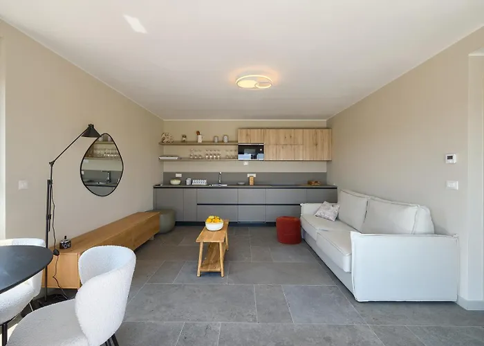 Loreta With Sea View *