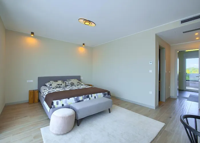 Loreta With Sea View Villa