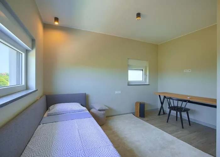 Loreta With Sea View Villa *