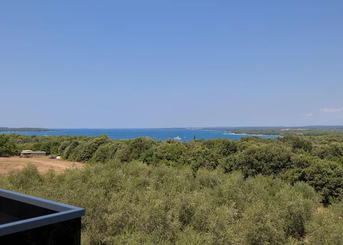 Villa Loreta With Sea View