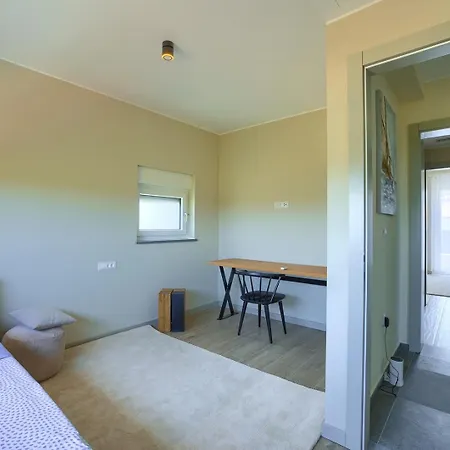 Loreta With Sea View Pula