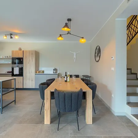 Villa Loreta With Sea View *